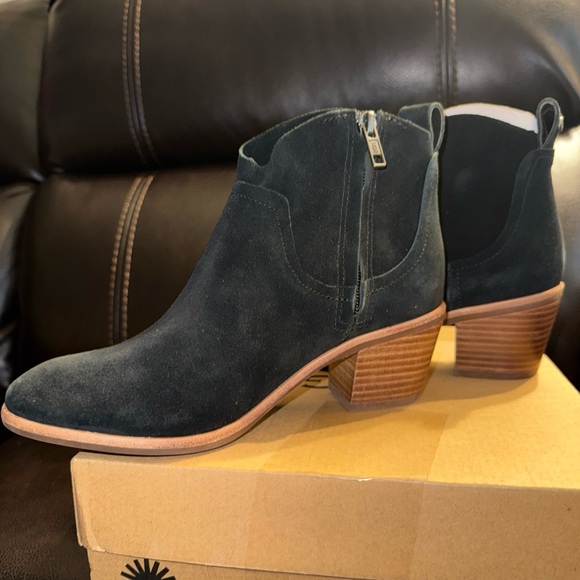 UGG Womens Kingsburg Bootie Black Size 6 New In The Box - Picture 3 of 7